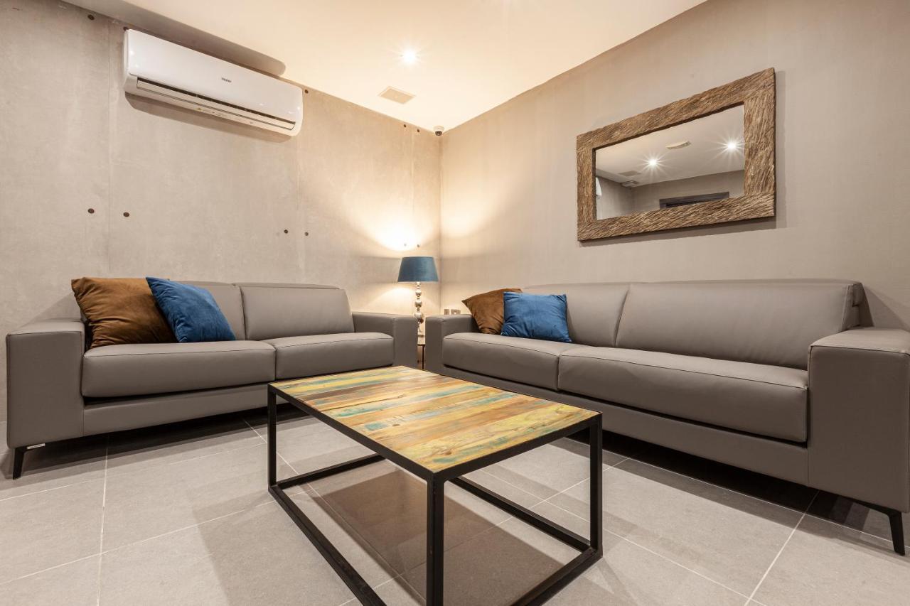 Charming,Comfortable And Centrally Located Group Accomodation Gzira Exterior foto